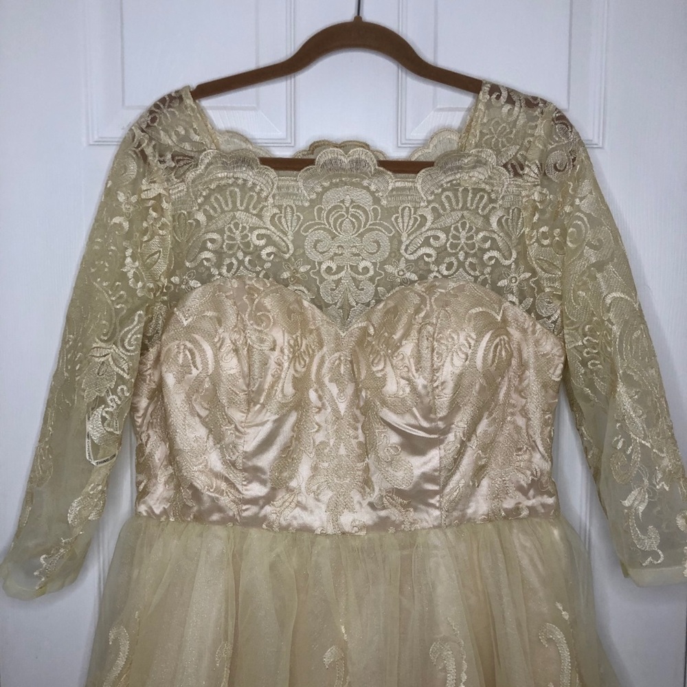 Chi Chi London ModCloth Gilded Grace Lace … - Picture 7 of 14